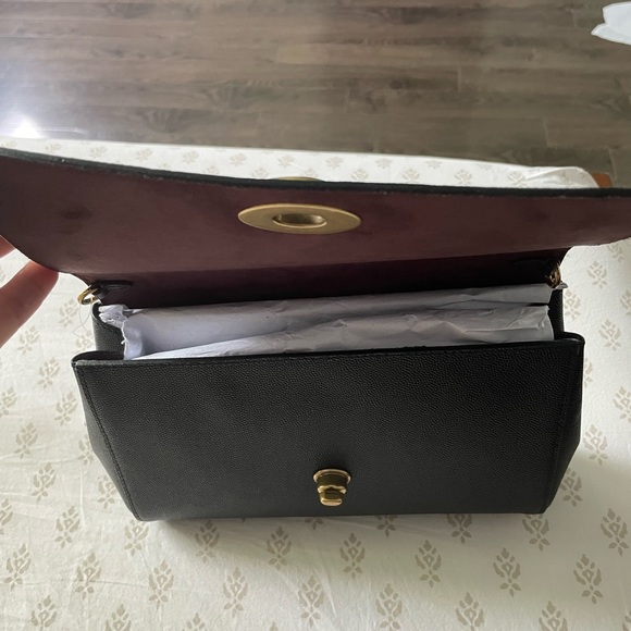 Brand new coach hand bag with chain strap - Picture 2 of 8